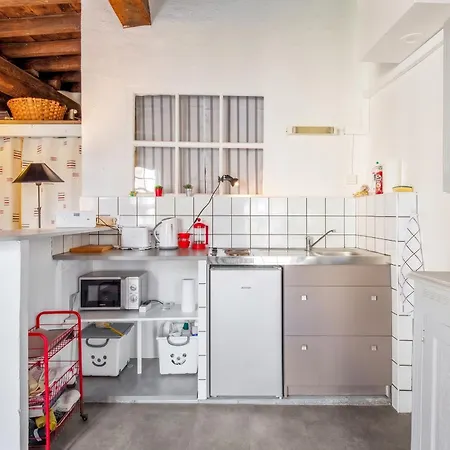 à Villeneuve-lès-avignon, 45m², Balcon * Villeneuve-lès-Avignon