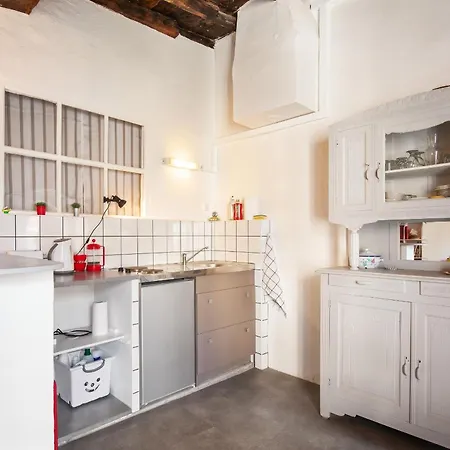 à Villeneuve-lès-avignon, 45m², Balcon Appartamento